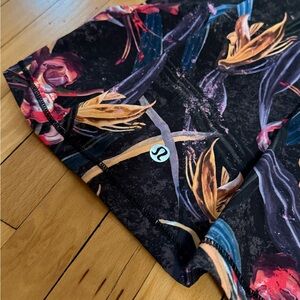 Lululemon Floral Print Tennis Skort Sz 4 EUC
